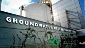 完全处理的废水返回淡水供应。 （图片来源：橙县水区www.ocwd.com/gwrs）